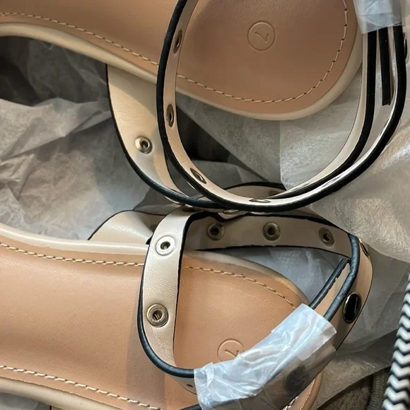 New Sandals - Picture 6 of 6